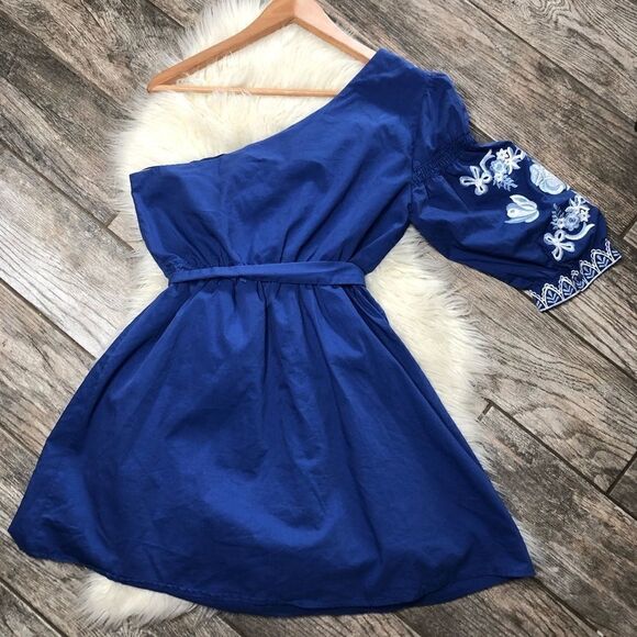 Whyte Eyelash Blue Embroidered Puff Sleeve Dress - Picture 6 of 10